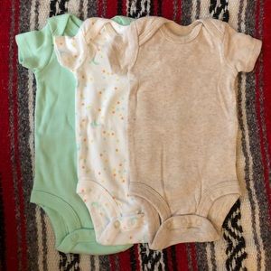 3 infant onsies